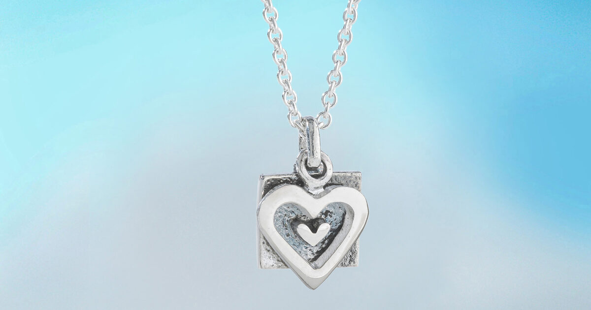 トゥーハート To Heart Urban Outfitters Heart Over-The-Door Multi-Hook | The Summit