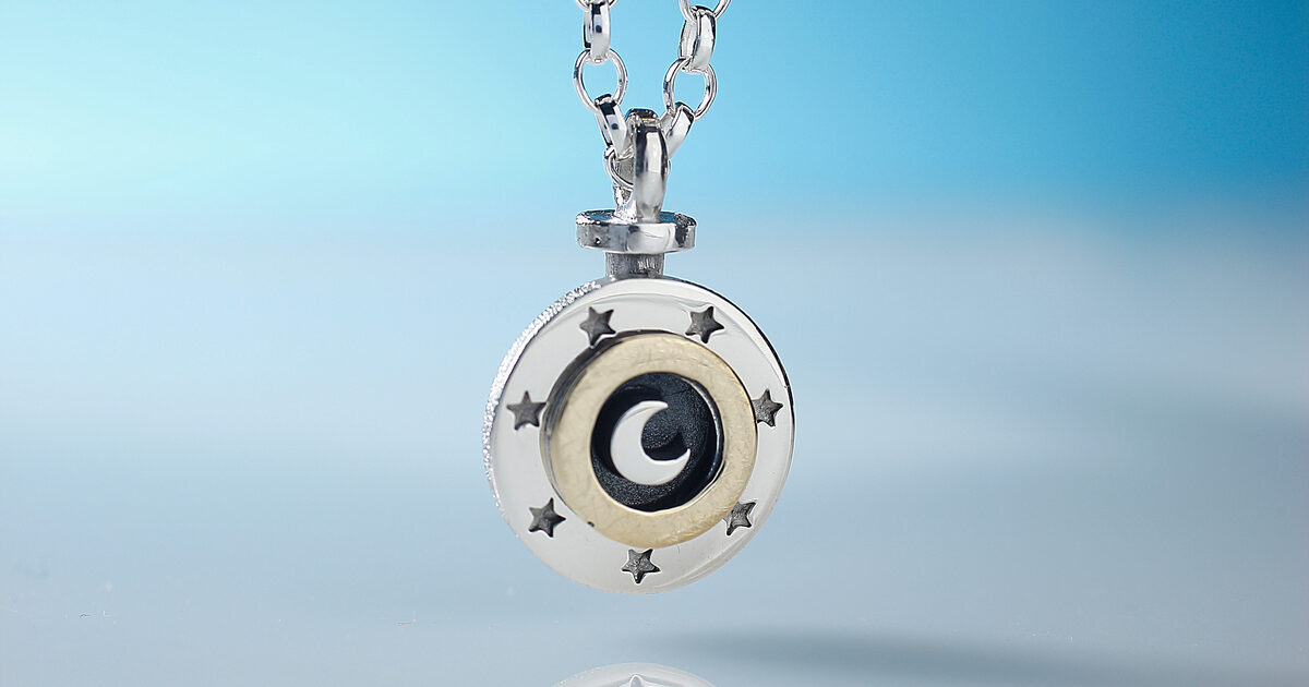 alan-ardiff-pendant-sun-moon-